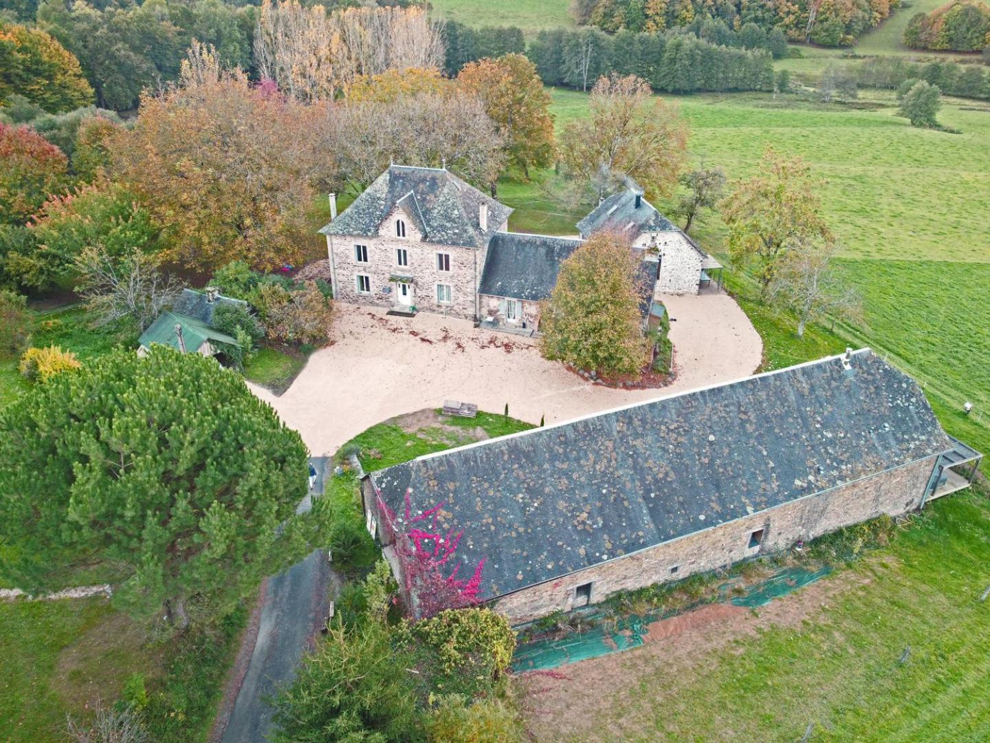 Bed and Breakfast Domaine De La Clauzade Saint-Germain-les-Vergnes Екстер'єр фото